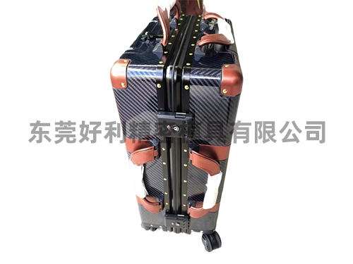 碳纤维行李箱